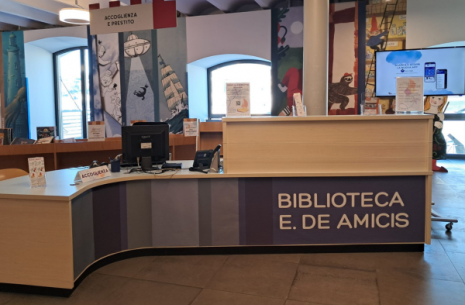 Nuovo bancone accoglienza De Amicis