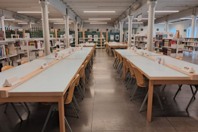 Sala lettura biblioteca De Amicis