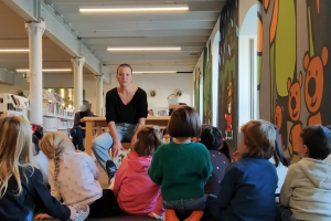 Spazio esposizioni con laboratorio a cura di Giulia Pastorino per inaugurazione Arcipelago della Creatività