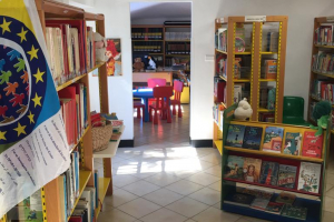 Entrata sala ragazzi della Biblioteca Brocchi