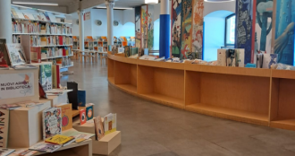 Biblioteca De Amicis. Area esposizioni e spazio morbido